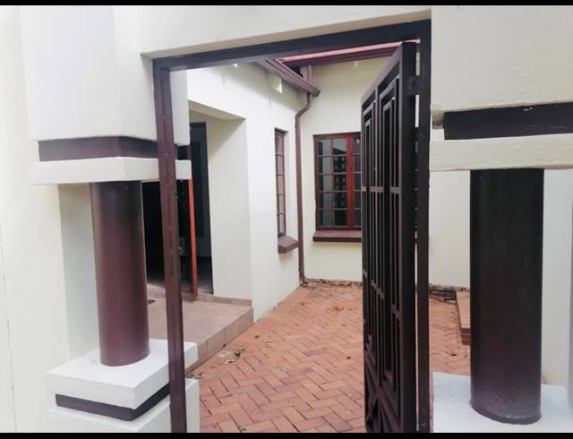 4 BEDROOM PROPERTY TO RENT IN SOUTH KENSINGTON